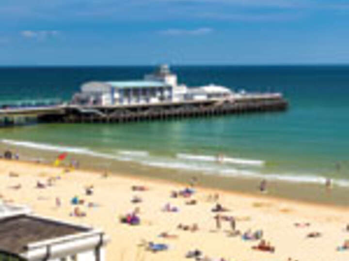 Sprachreise Bournemouth Strand Meer Pier