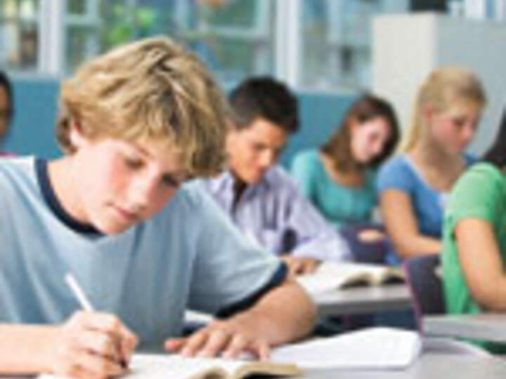 Schüler Klassenraum fleißg