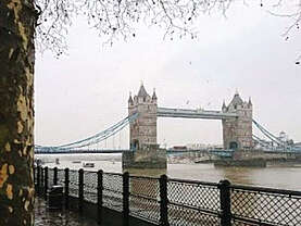 Tower Bridge Lodon Nebel Fluss